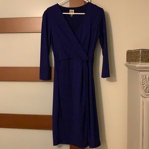 Anne Klein size 4 navy dress.